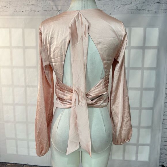 Express soft pink satin long sleeve open bow back blouse size medium - Picture 8 of 12